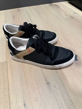 Burberry Stevie Check Leather & Canvas Sneakers
Sz 10